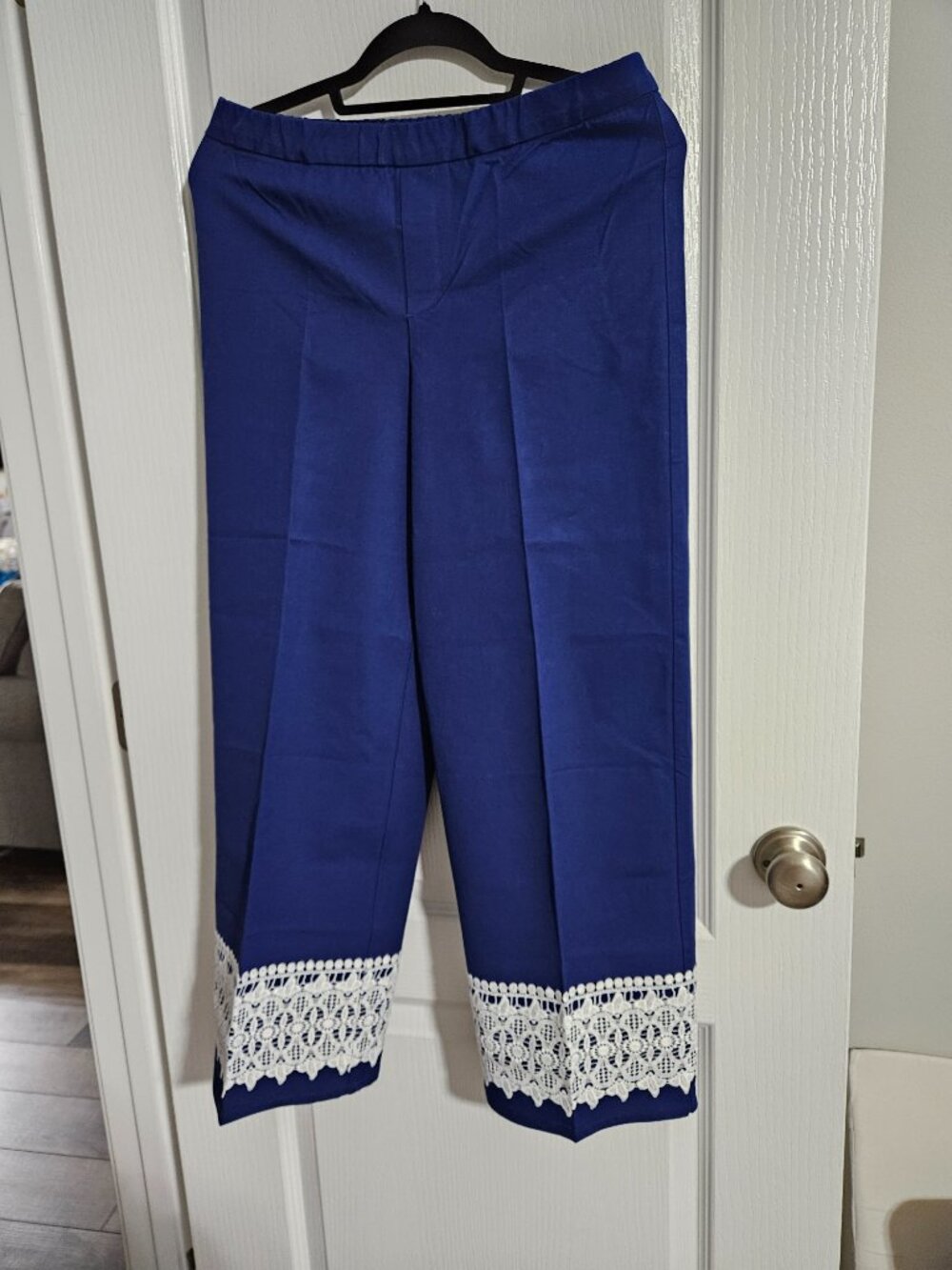 Women's Pants Bundle - Size Medium 1